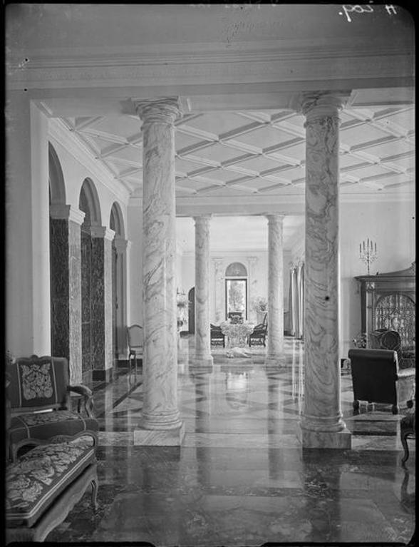 maison de villégiature (villa balnéaire) dite Palais Castellamare ou Villa Orlamonde, un temps hôtel de voyageurs sous le nom de Palais Maeterlinck, actuellement immeuble