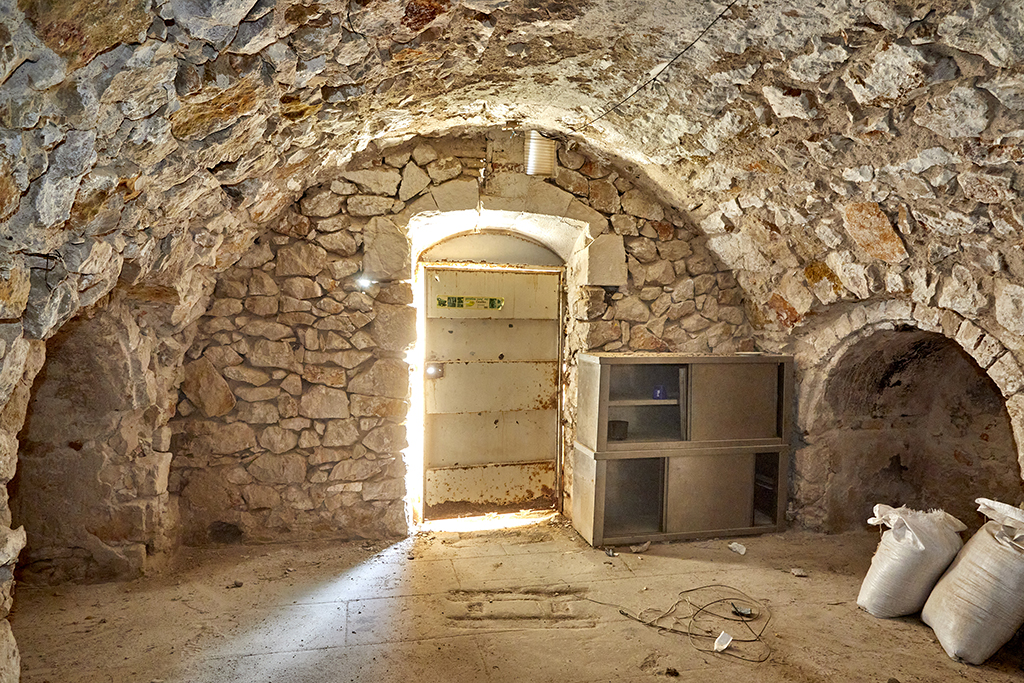 Batterie de 1880, intérieur de l'abri-soute de la première traverse-abri 