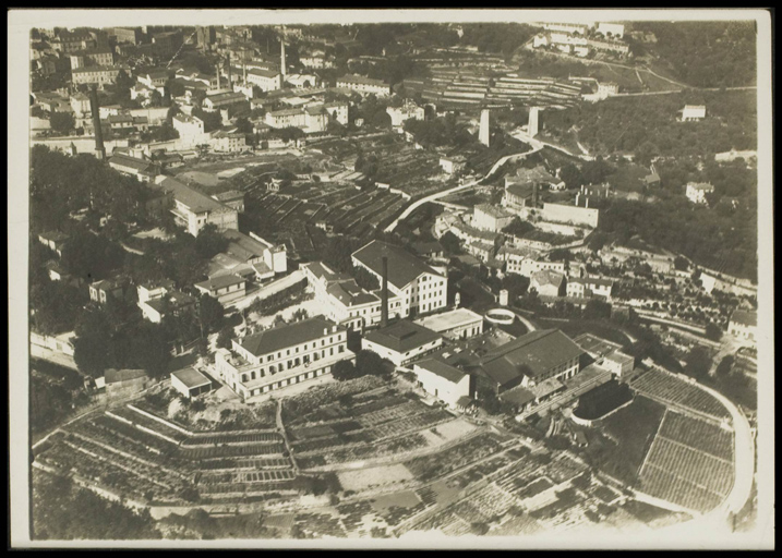 bâtiment conventuel, puis parfumerie Roure-Bertrand, actuellement immeuble de bureaux