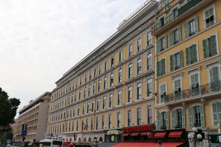 Hôtel de voyageurs dit Hôtel Aston La Scala, anciennement Grand hôtel de la paix