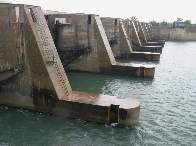 barrage mobile de Caderousse, pont routier