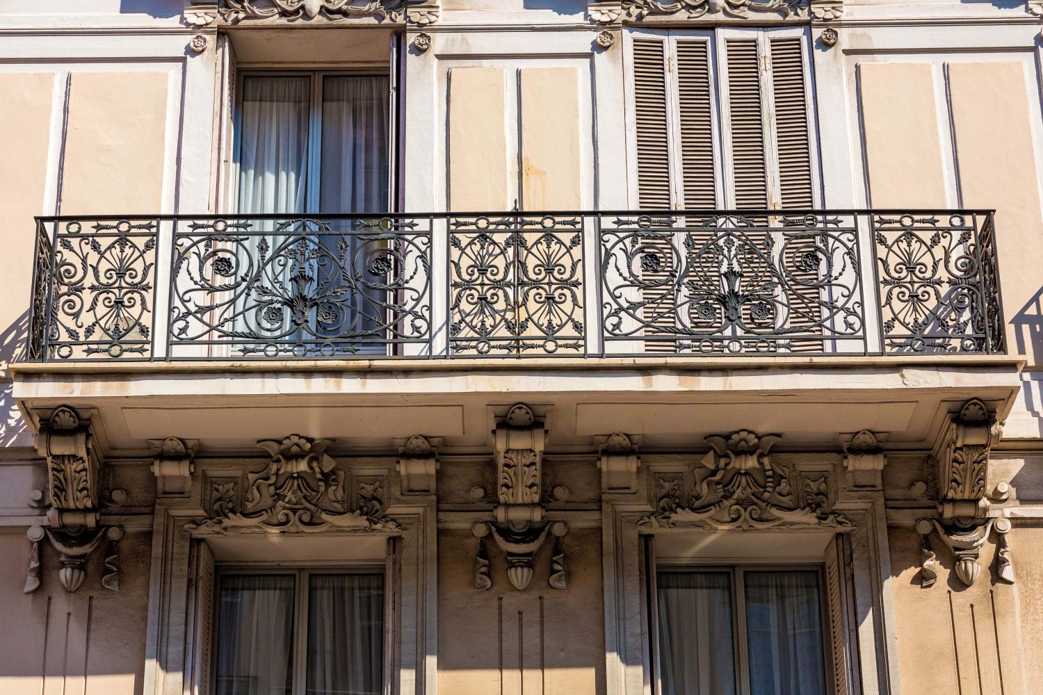 immeubles devenus un hôtel de voyageurs sous le nom de Pension Busby puis Hôtel Busby