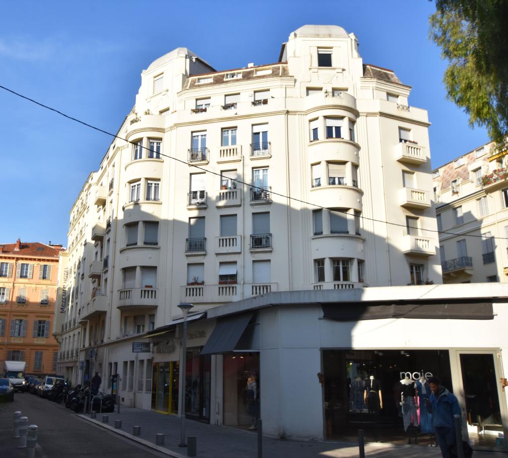 hôtel de voyageurs dit Napoléon, actuellement Hôtel Mercure Grimaldi et immeuble dit Palais François 1er