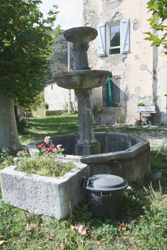 Chaudon-Norante. Château. Fontaine d'agrément.