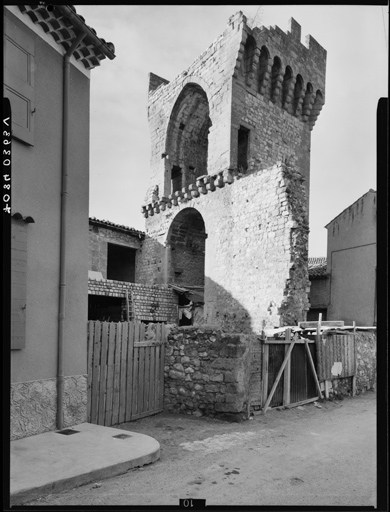 Tour Saint-Jacques, façade ouest.