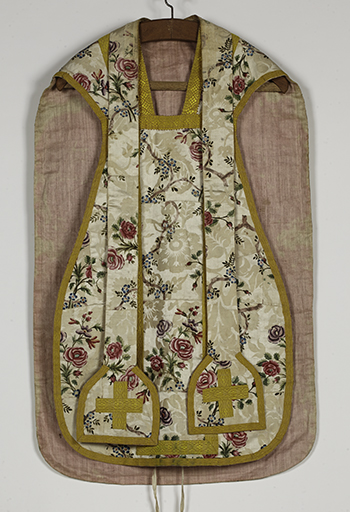 Chasuble, étole, manipule, bourse de corporal (ornement blanc n°4)