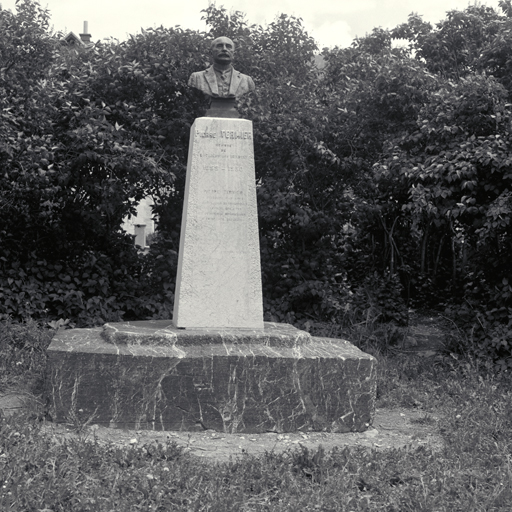 monument à Pierre Termier