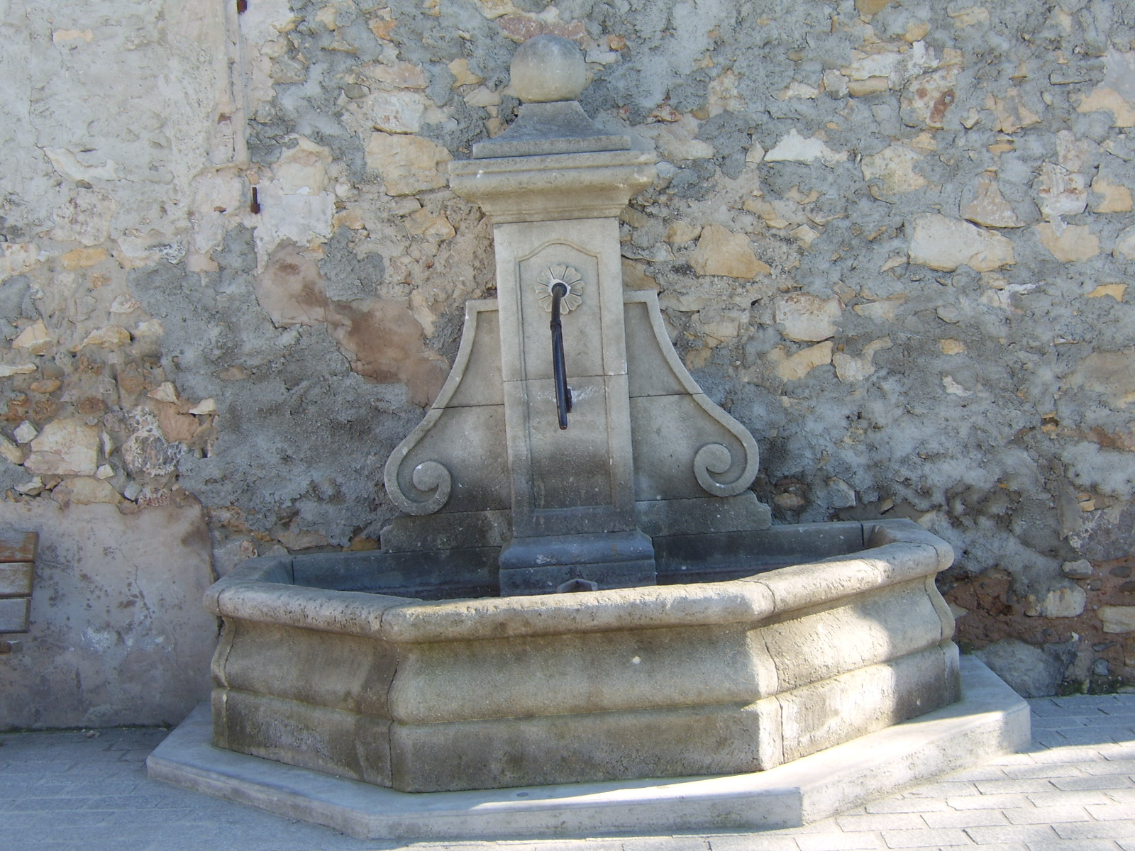 Fontaine dite fontaine de la place des aires