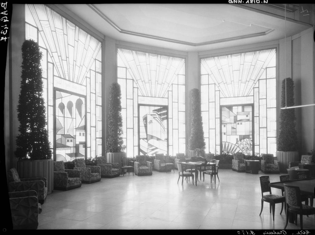 casino dit Palais de la Méditerranée, actuellement casino et hôtel de voyageurs dits Palais de la Méditerranée