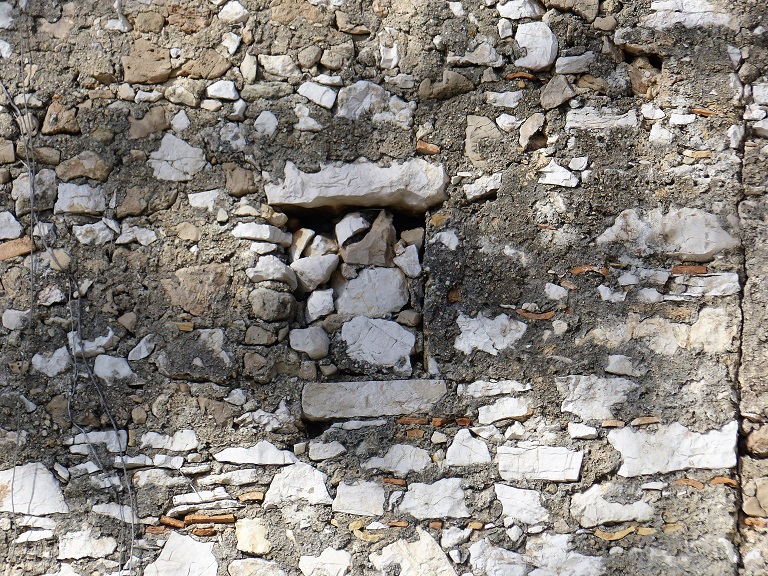 Elévation est (chevet). Baie obstruée. 