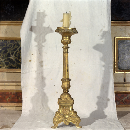 ensemble de 4 chandeliers d'autel