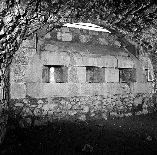 Lunette 64. Vue intérieure d'une casemate à feux de revers.