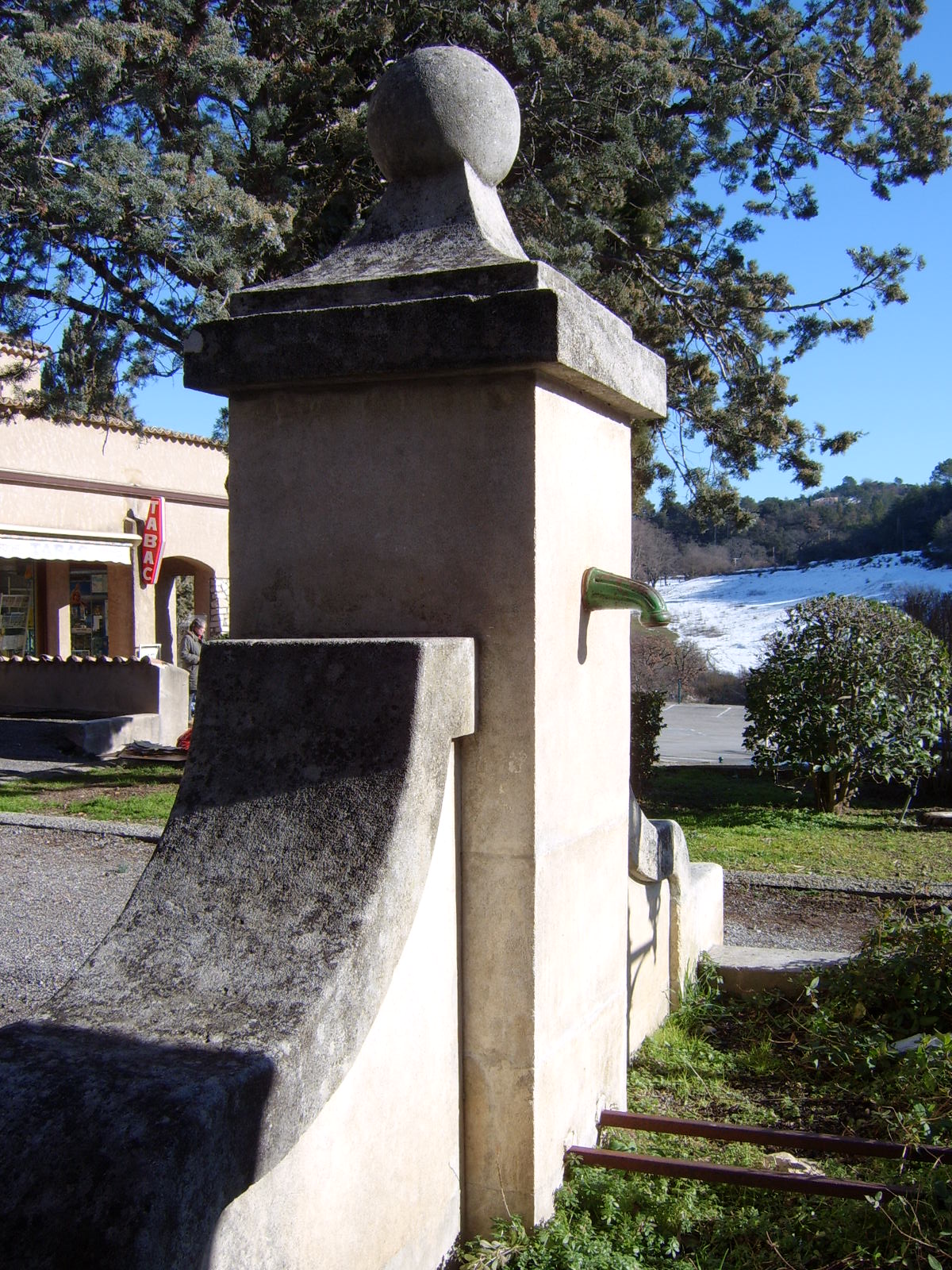 fontaine du hameau de la chapelle