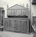 meuble de sacristie : armoire de sacristie et 2 bustes-reliquaires