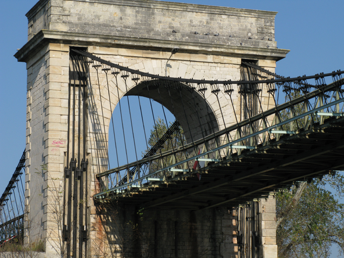 pont routier suspendu dit Vieux pont ou ancien pont de Fourques