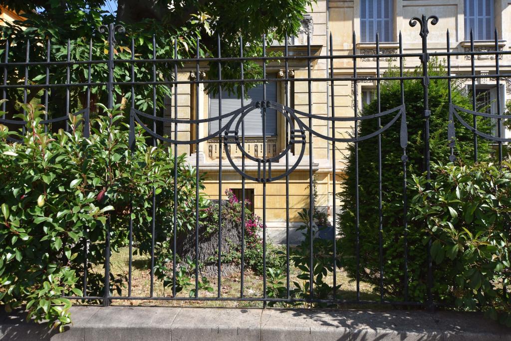 maison de villégiature (villa balnéaire) dite Villa Laura, actuellement immeuble sous le nom de Villa Rose