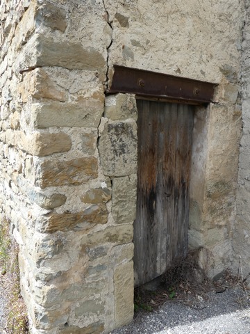 Pignon est, premier niveau. Porte.