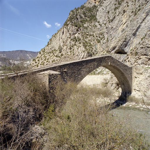 pont de la reine Jeanne (ou pont de Saint-Benoît)