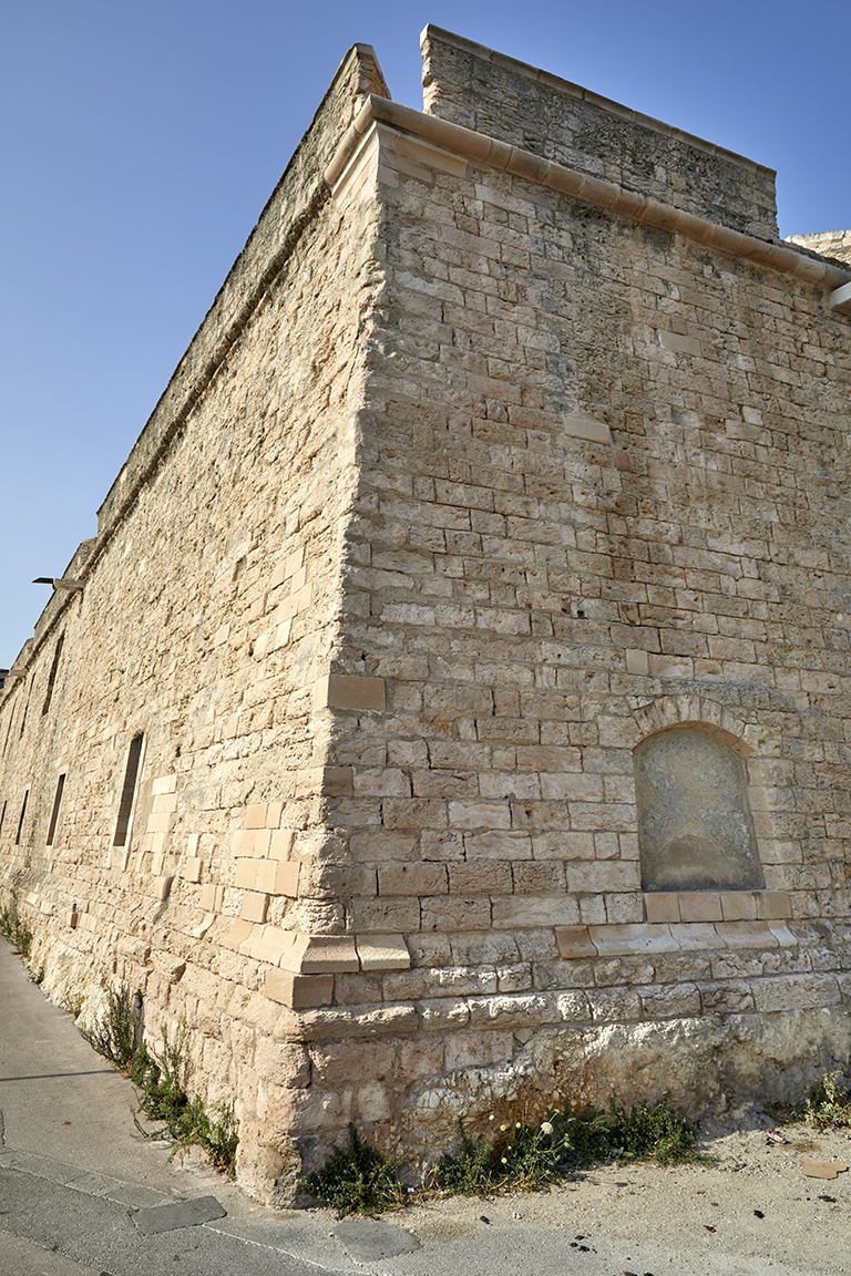 Détail de l'angle Nord-Est du fort Ganteaume, ancienne embrasure murée.
