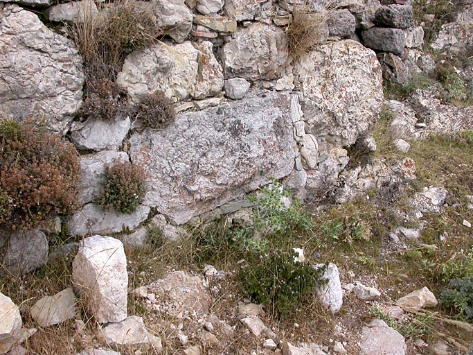 bourg castral de Peyroules