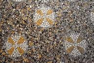 Vestibule. Revêtement du sol en granito avec motif en mosaïque.
