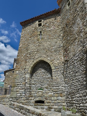 Porte fortifiée sud-ouest. Vue d'ensemble prise du sud.