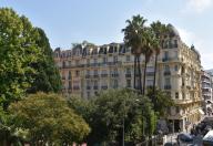 immeubles en série (série de 11) dit Palais Donadei, ayant abrité l'Edward's Palace Hôtel et comprenant les hôtels de voyageurs La Villa (anciennement Nouvel Hôtel) et Le Grimaldi (anciennement King Georges Hôtel)