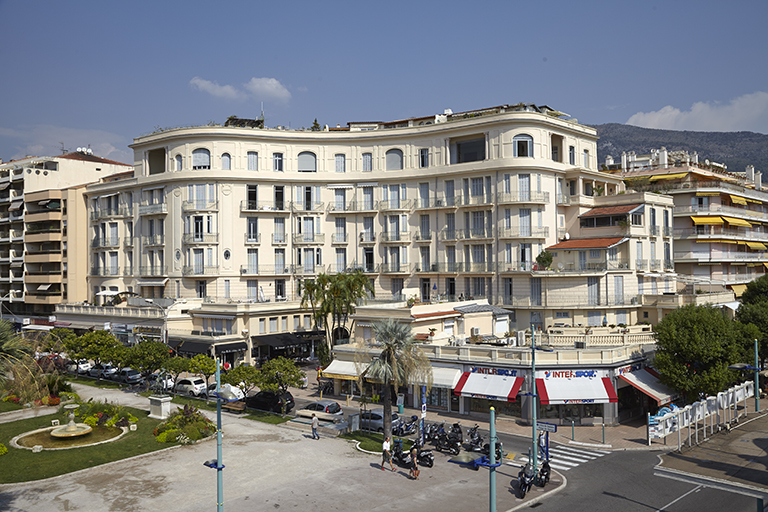 Hôtel de voyageurs dit L'Atlantic, actuellement immeuble dit Palais Ausonia