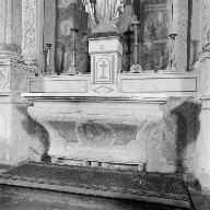 autel (autel tombeau, autel secondaire)