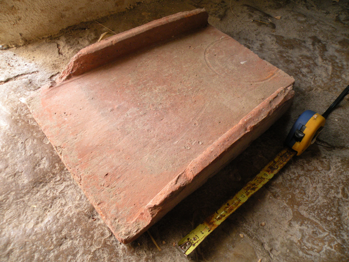 Tegulae trouvée au hameau de Bay.