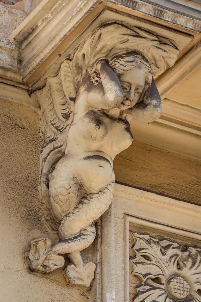 maison de villégiature (villa balnéaire) dite villa Degioanni, ayant abrité l'hôtel pension "Roubert" puis l'hôtel "Villa Kléber", actuellement immeuble