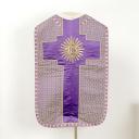 ensemble de vêtements liturgiques : chasuble et étole (ornement violet)