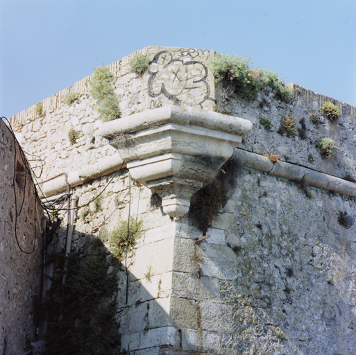 Bastion ou batterie de la Placette : cul-de-lampe de l'échauguette de plan pentagonal.