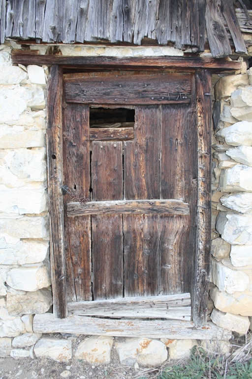 Bloc porte structurel (cabane d'Allègre, Colmars).