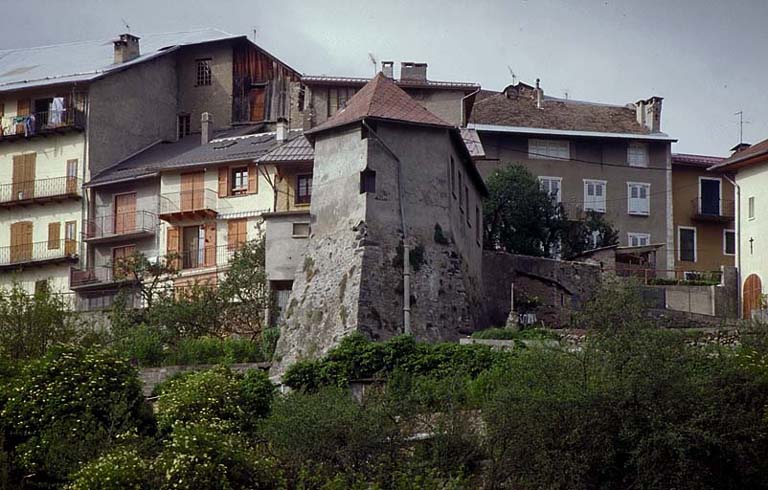 Tour I. Vue axiale prise en contrebas du sud-ouest.