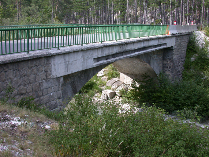 Pont sur l'Issole