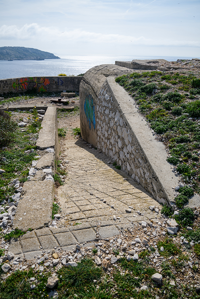 Batterie sudwall, 3eme cuve à casemate abri Regelbau M 158, rampe d'issue de la cuve