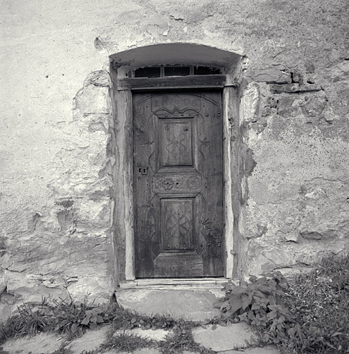 Orcières. Les Ratiers, p. 131. Porte du logis.