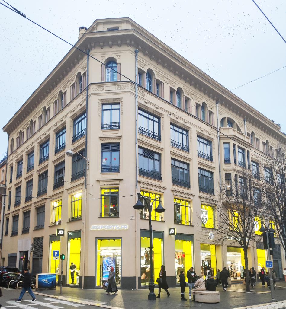 grand magasin "Aux dames de France", actuellement magasin et immeuble de bureaux