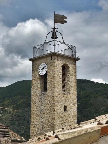 Clocher, partie haute. Vue d'ensemble prise du sud-ouest.
