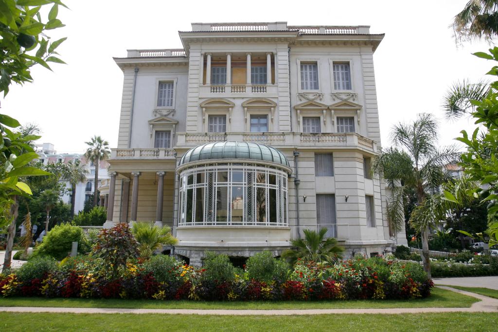 maison de villégiature (villa balnéaire) dite Villa Masséna, actuel musée sous le nom de Villa ou Palais Masséna