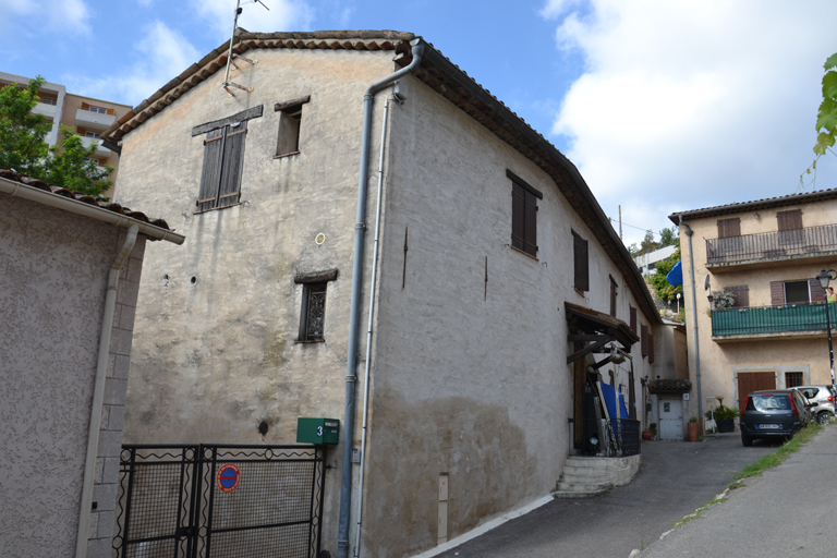 moulin à farine, à huile et à ressence, actuellement logement