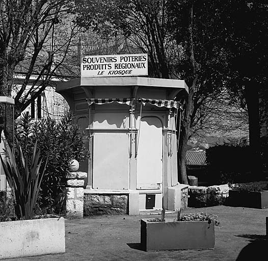 édifice commercial dit Le Kiosque