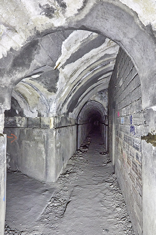 Second segment de galerie cloisonné, départ de la galerie vers la 1ere casemate