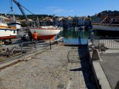 Port de Cassis, la cale de mise à l'eau sur la zone de carénage.