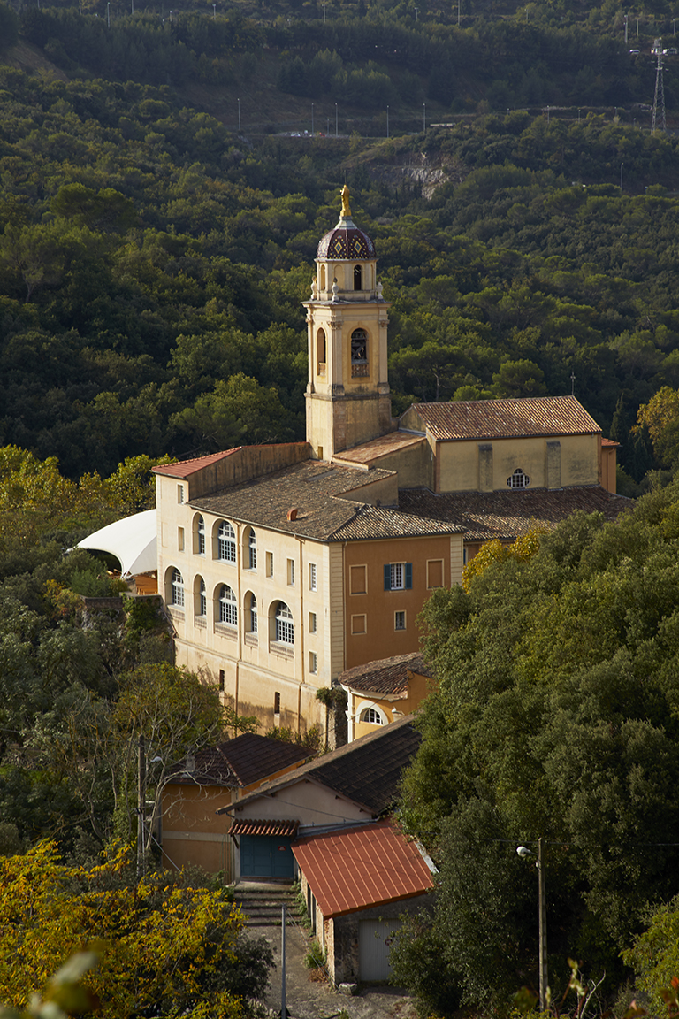 Vue d'ensemble depuis le sud-ouest.