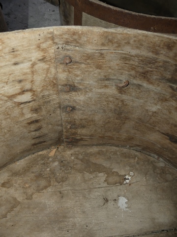 Grande mesure. Détail de l'assemblage du flanc.