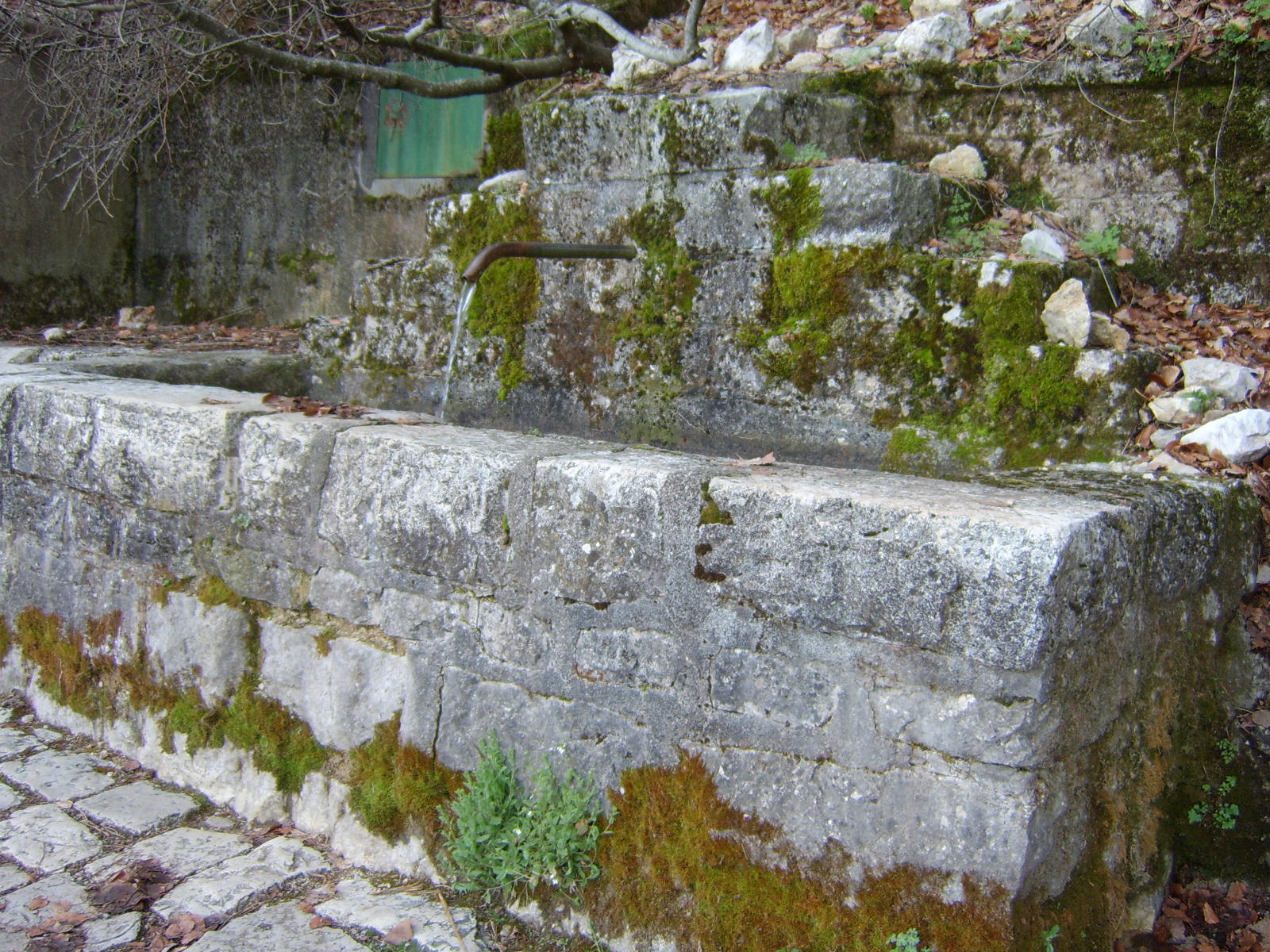 fontaine dite source de Vaumale