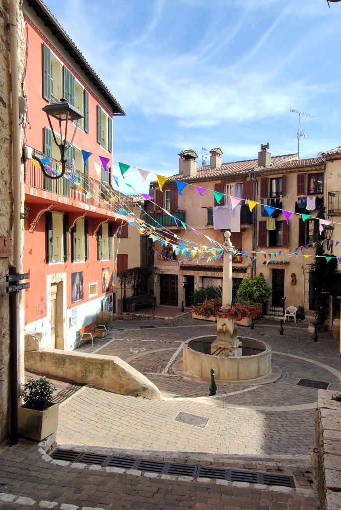 Place Désiré Féraud, vue prise du nord.