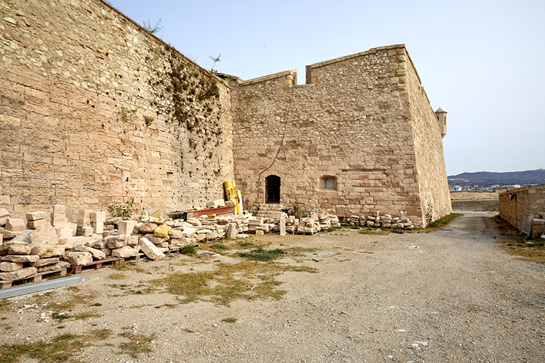 Fort St Nicolas : flanc droit du bastion Nord-Est du donjon dit du Roy.